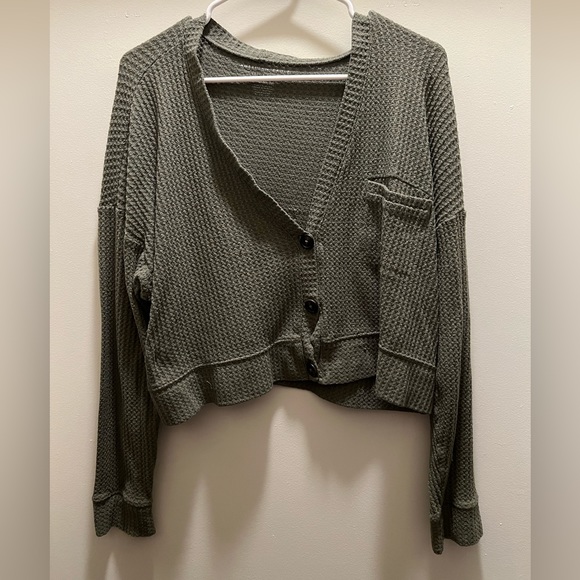American Eagle Olive Green Cardigan - Picture 1 of 3